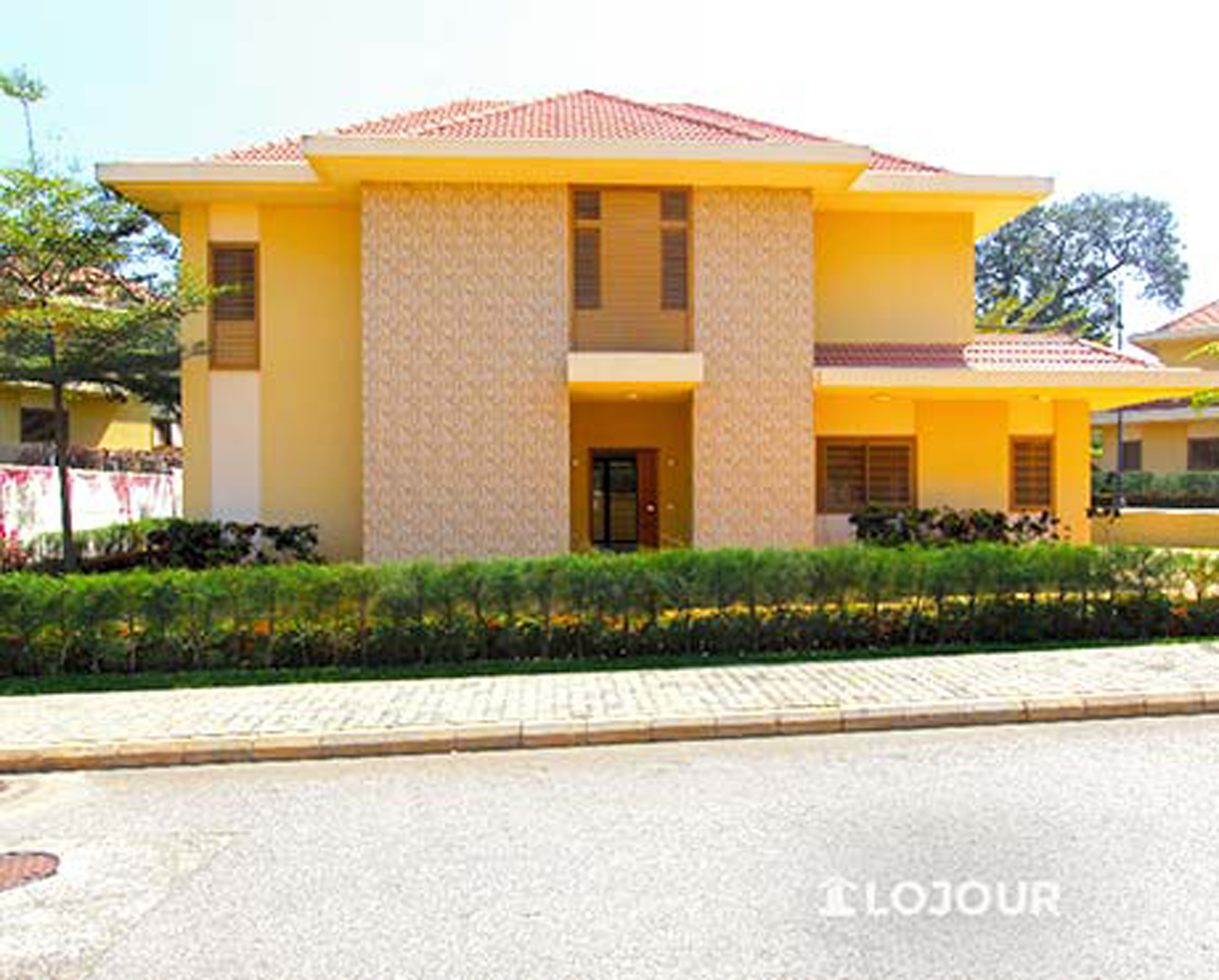 Fully Detached 4 Bedrooms Duplex